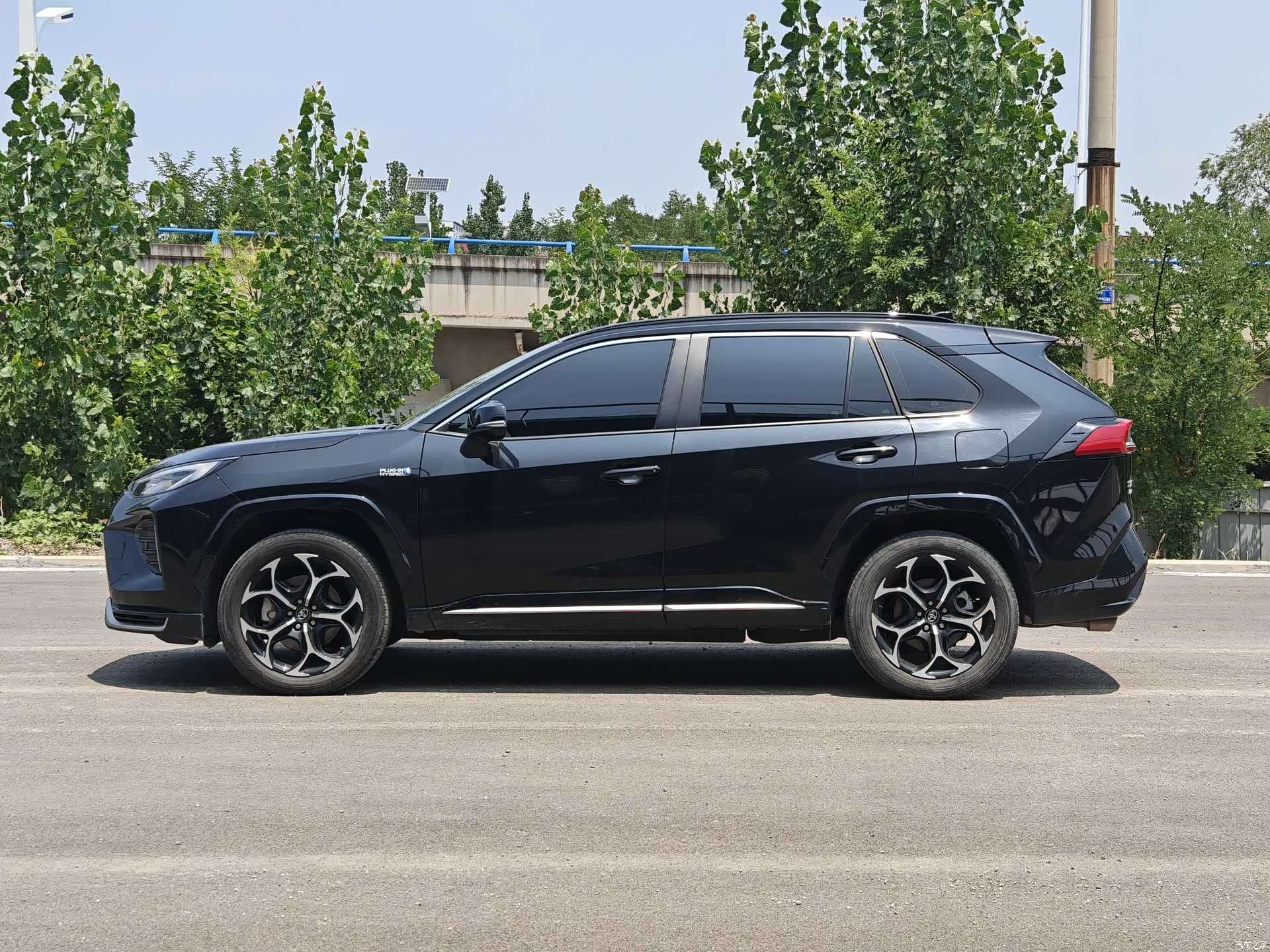 Toyota Wildlander, 2021 3