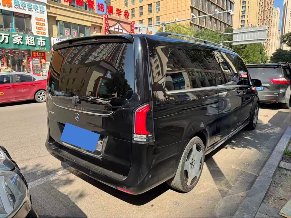 Mercedes-Benz V-class