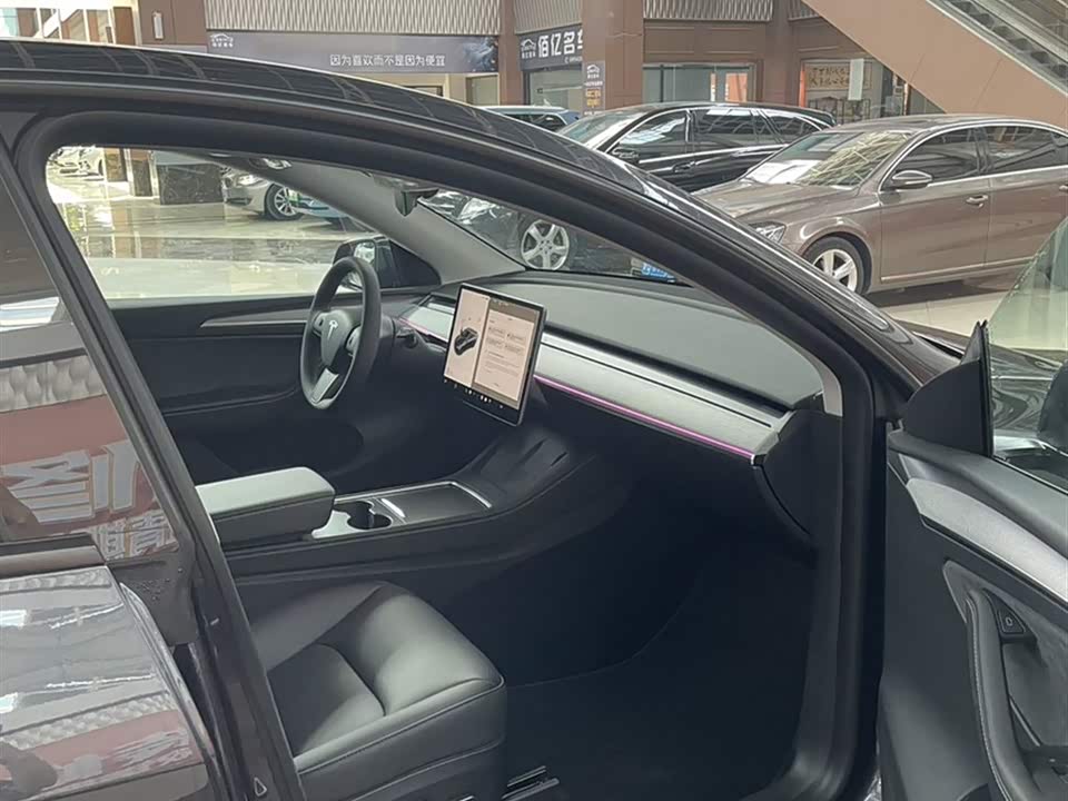 Tesla Model Y Tesla Model Y