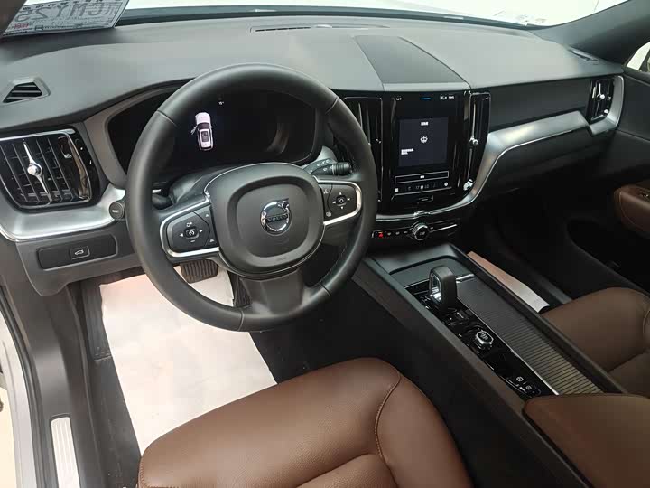 Volvo XC60, 2024 года фото 6