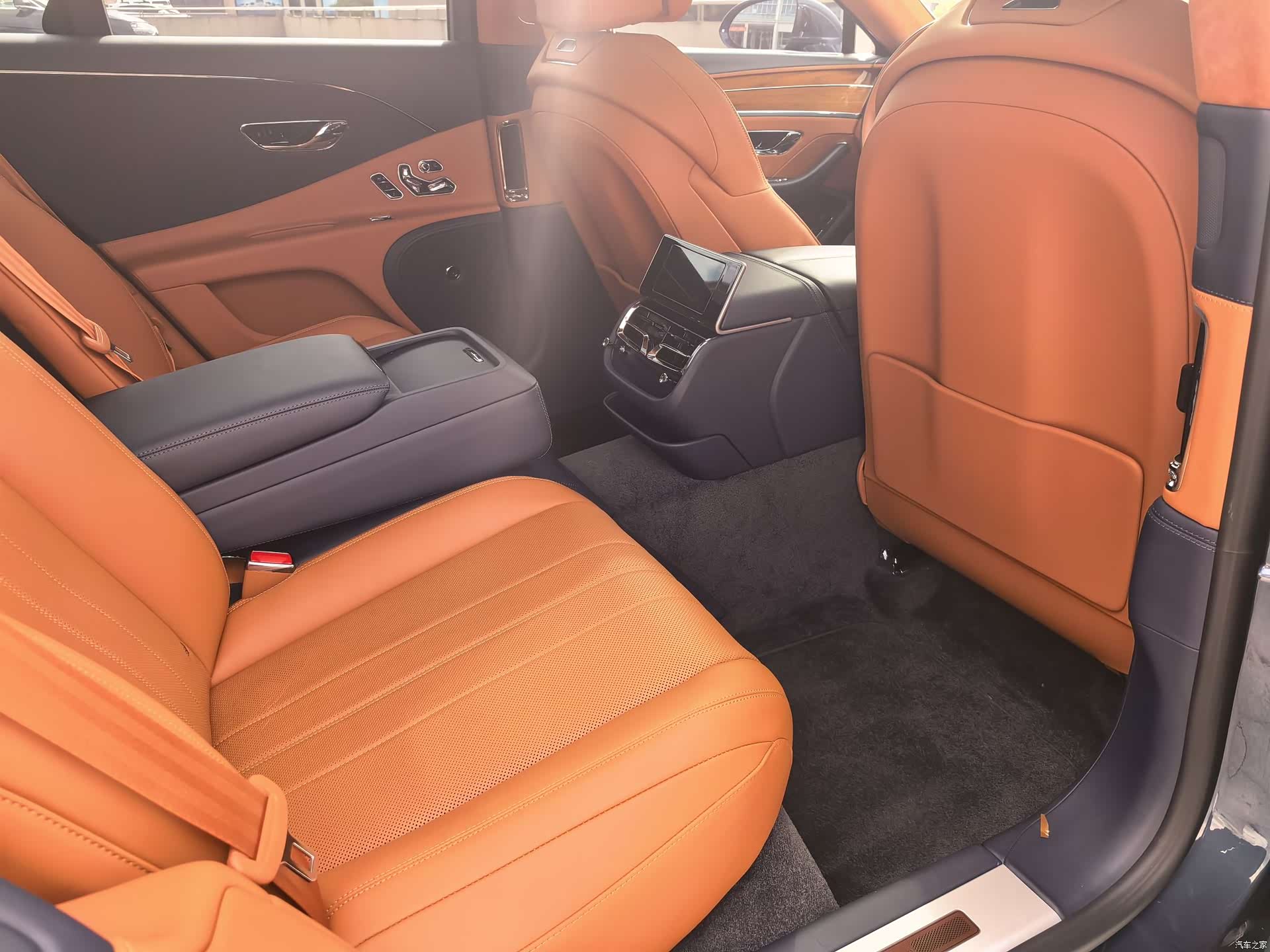 Bentley Flying Spur, 2023 16