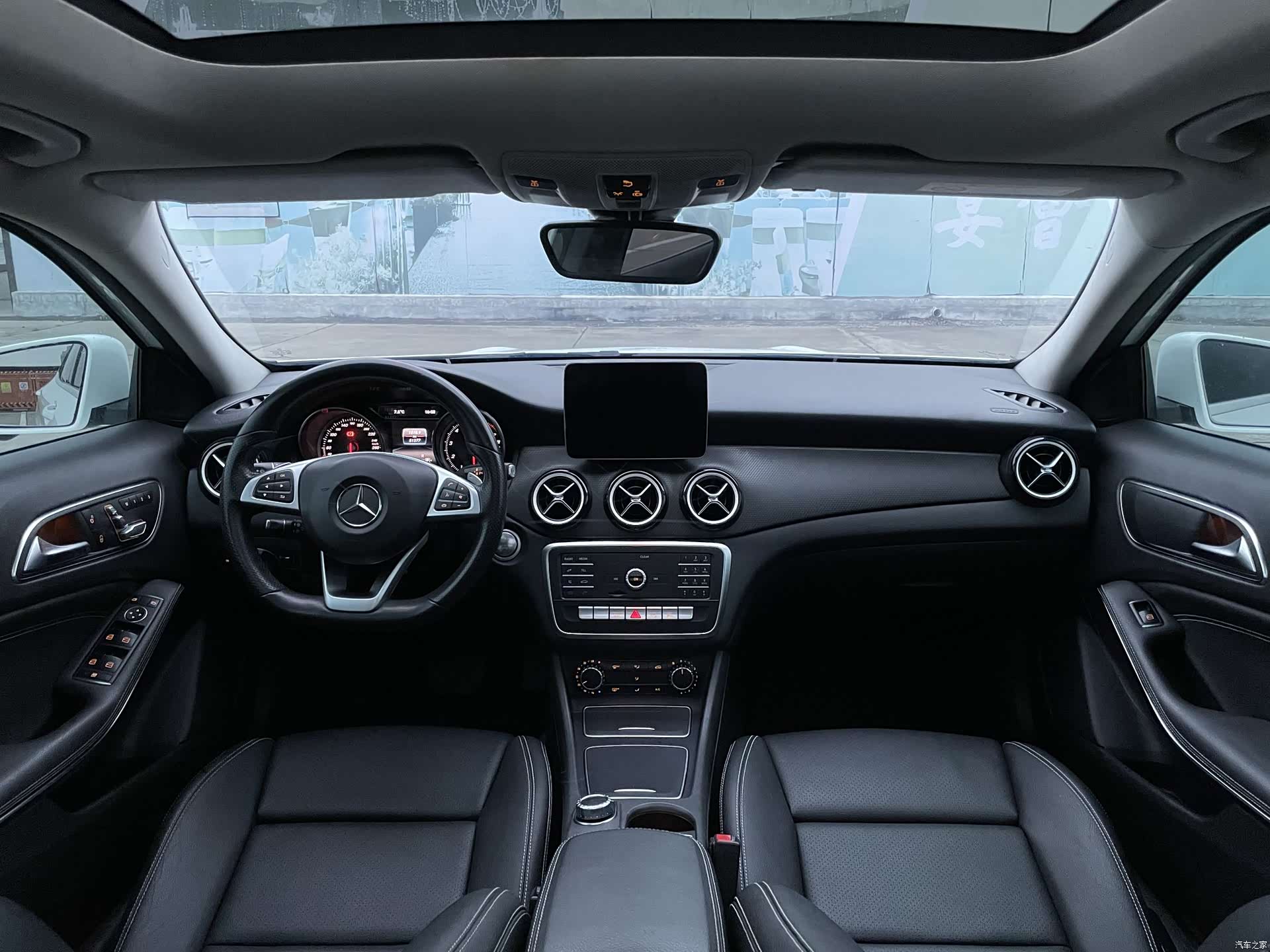 Mercedes-Benz GLA, 2019 16