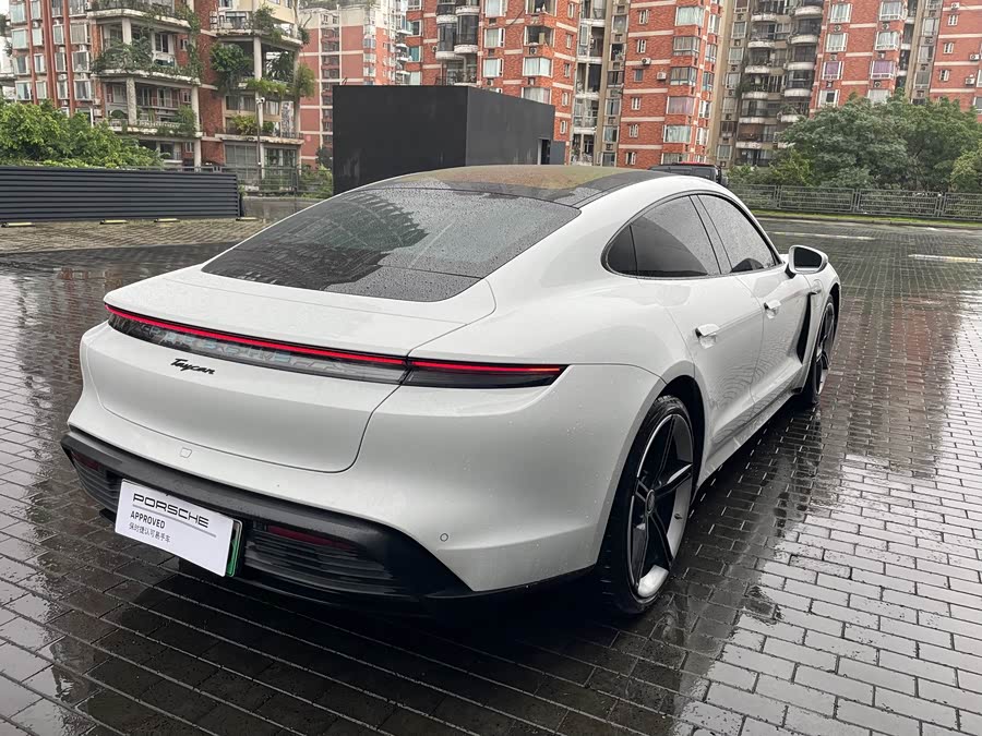 Porsche Taycan 2023, фото 11