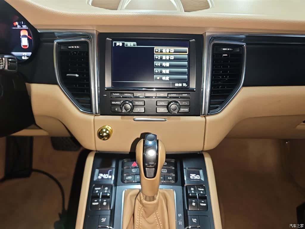 Porsche Macan, 2015 12