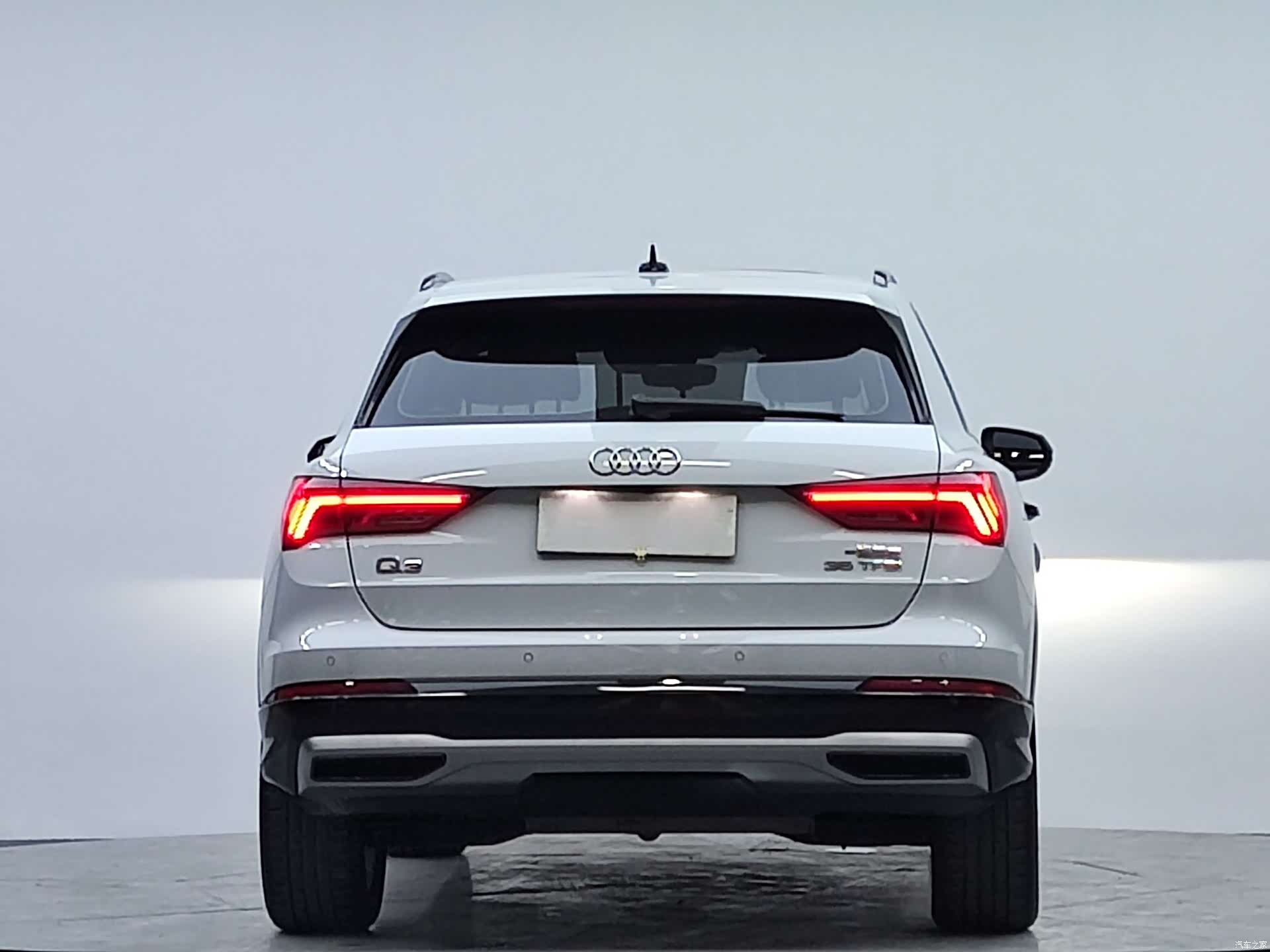 Audi Q3, 2022 4