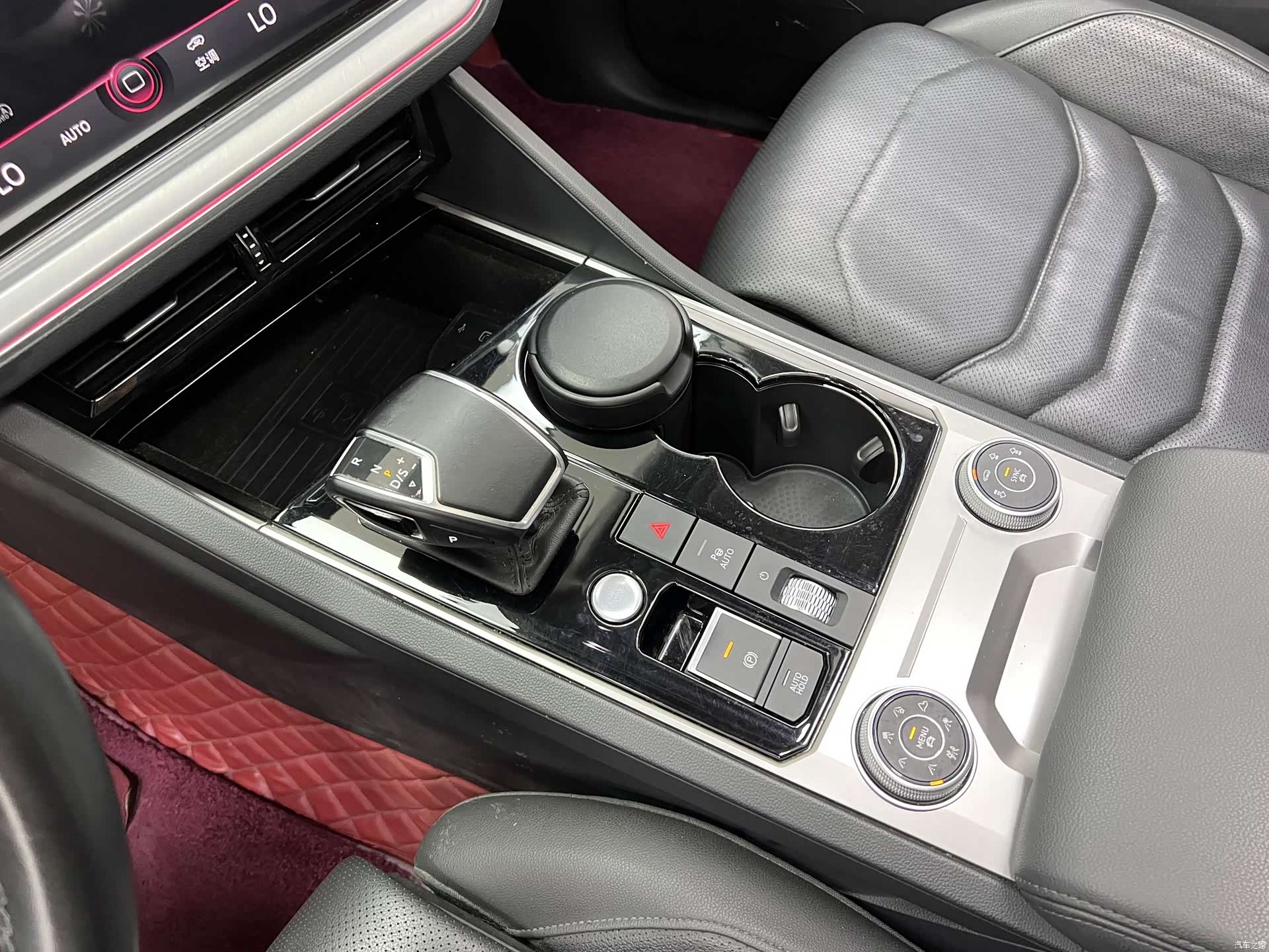 Volkswagen Touareg, 2020 28