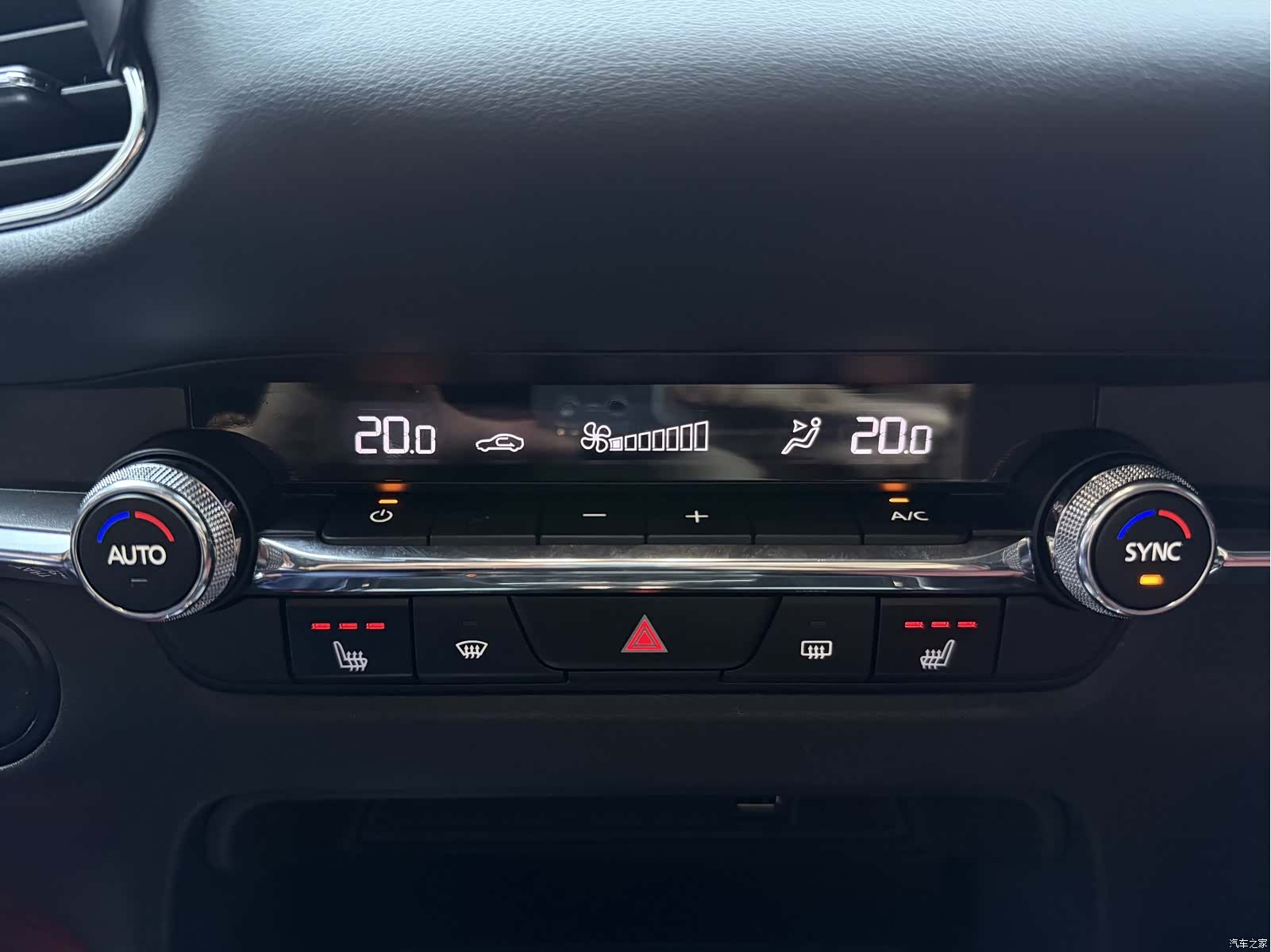 Mazda CX-30, 2022 12