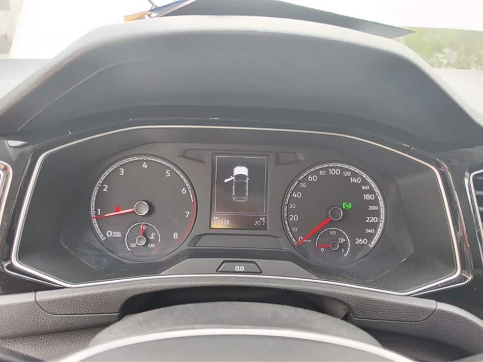 Volkswagen T-ROC exploring Songs