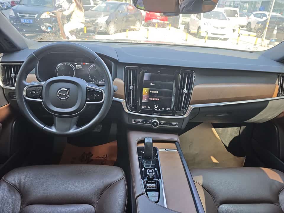 Volvo S90