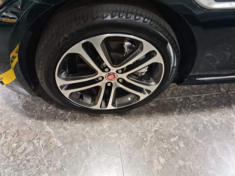 Jaguar XEL Jaguar XEL