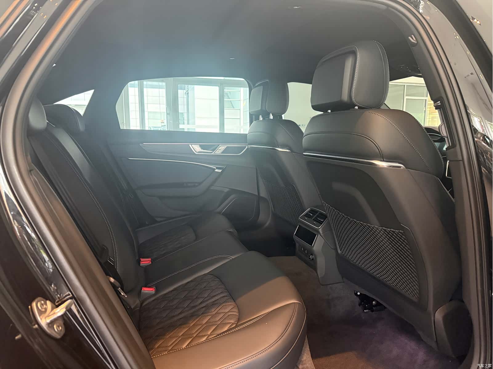 Audi A6L, 2026 7