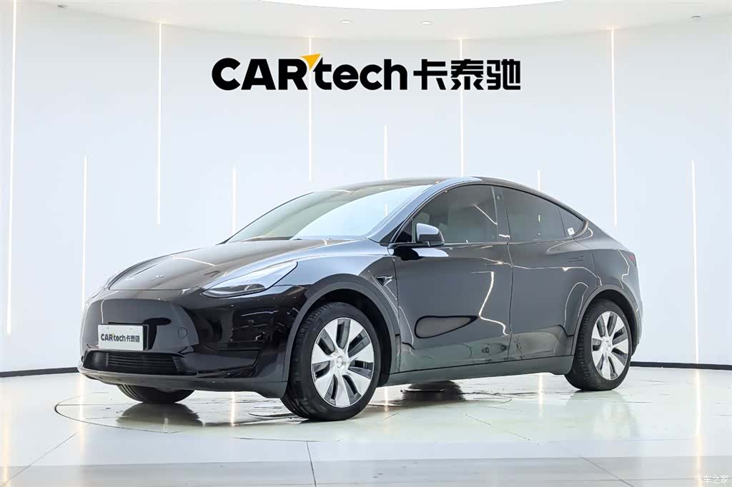 Tesla Model Y, 2023 1