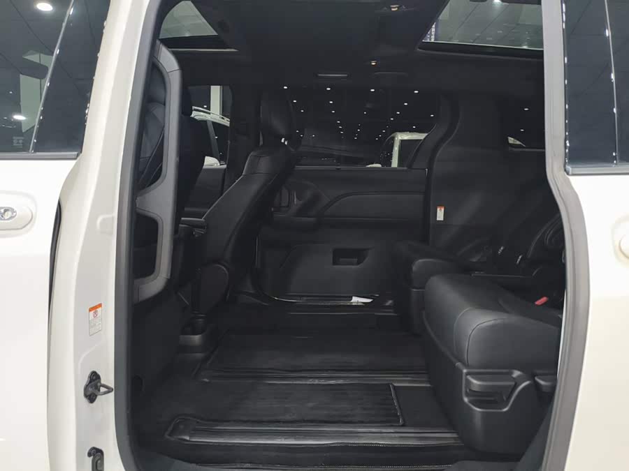 Toyota Granvia 2025, фото 14