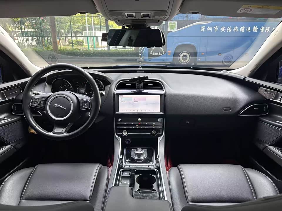 Jaguar XEL Jaguar XEL