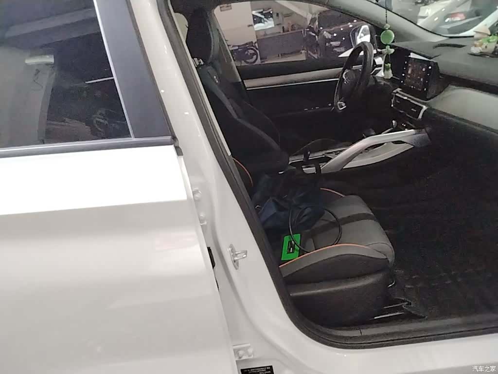 Geely Coolray, 2025 25