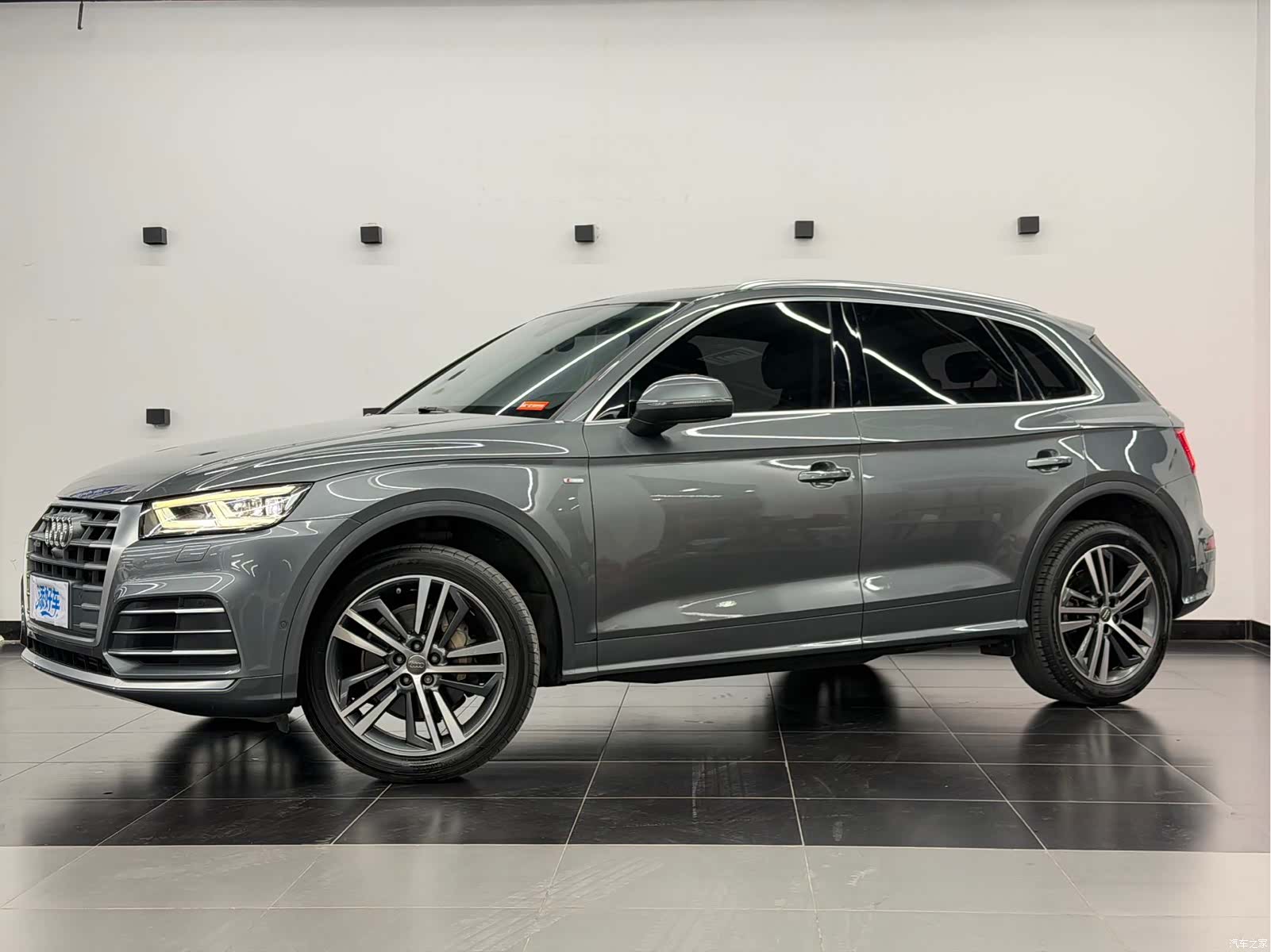Audi Q5L, 2020 1