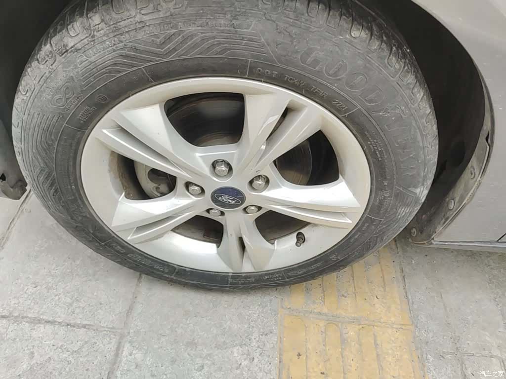 Ford Focus, 2015 23