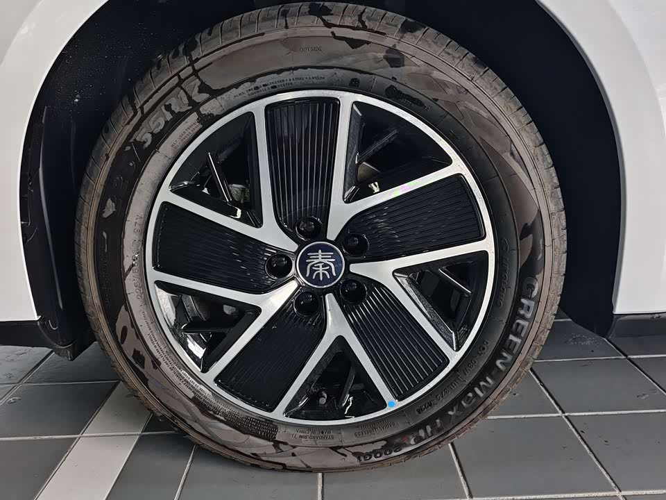 BYD Qin L BYD Qin L