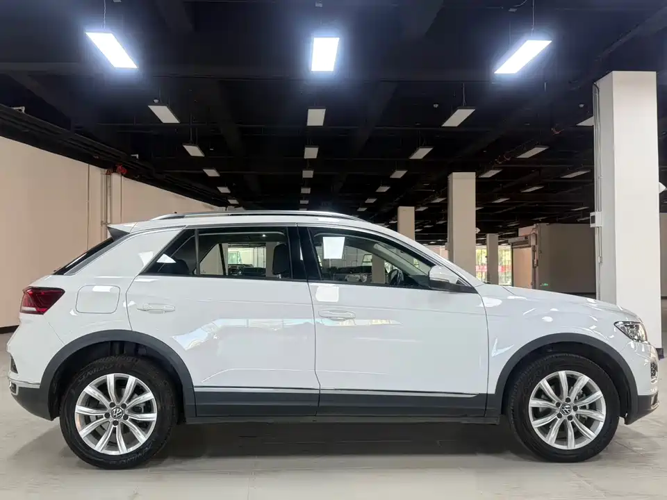 Volkswagen T-ROC exploring Songs