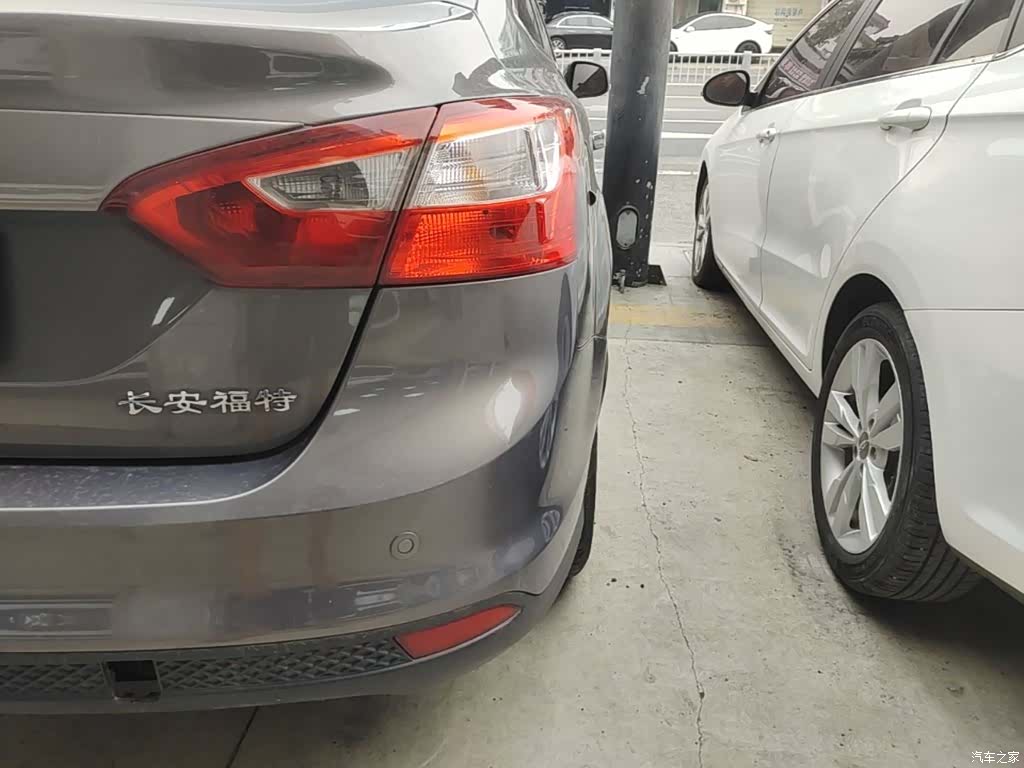 Ford Focus, 2015 8