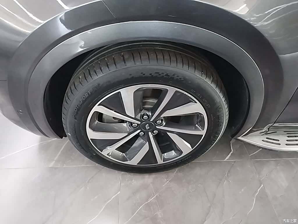 Li Auto ONE, 2022 25
