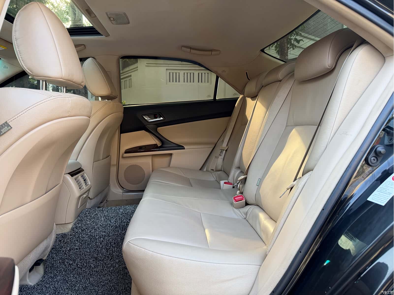 Toyota 2.5V, 2013 6