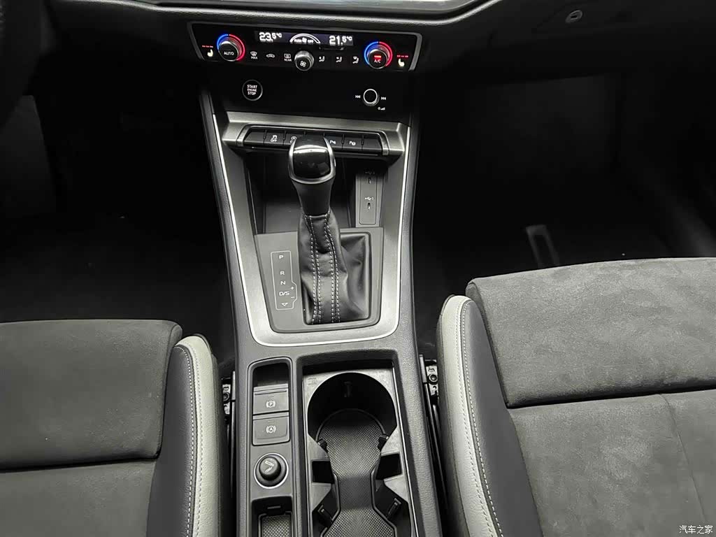 Audi Q3, 2022 все фото