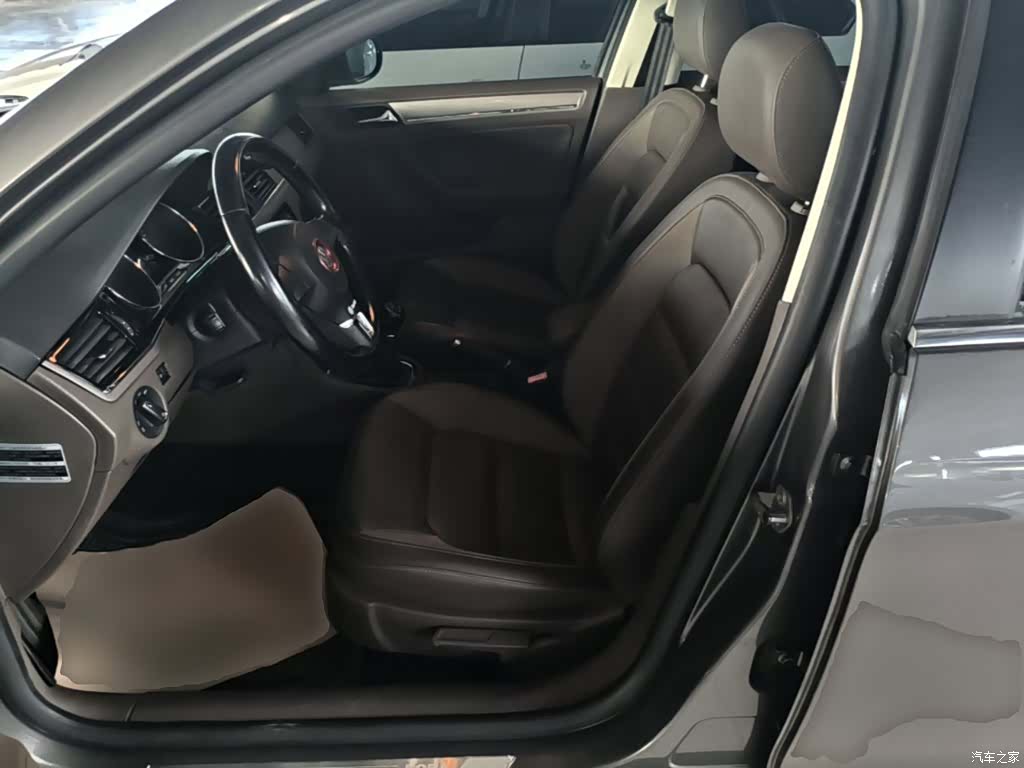 Volkswagen Bora, 2015 15