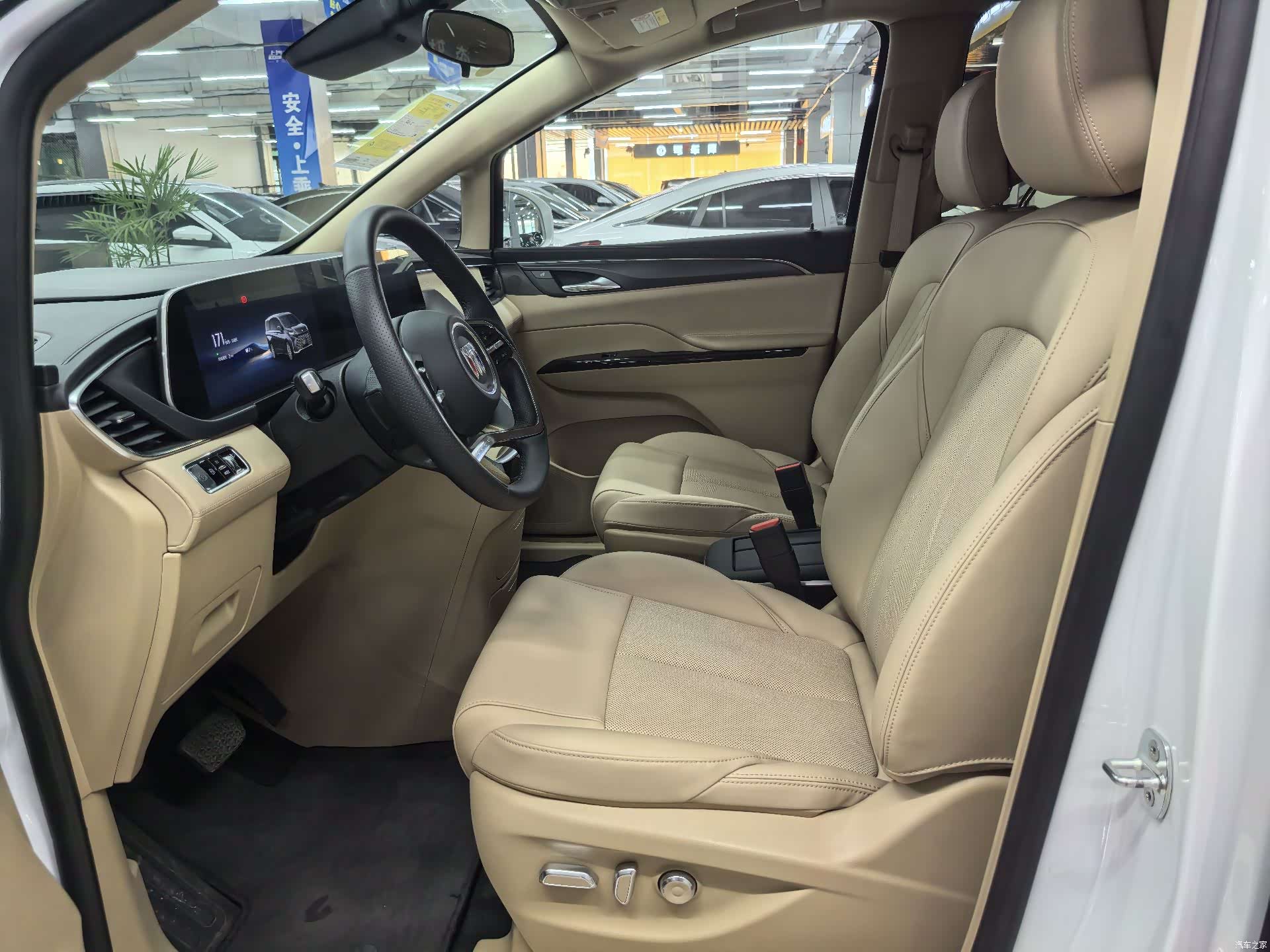 Buick GL8, 2025 все фото