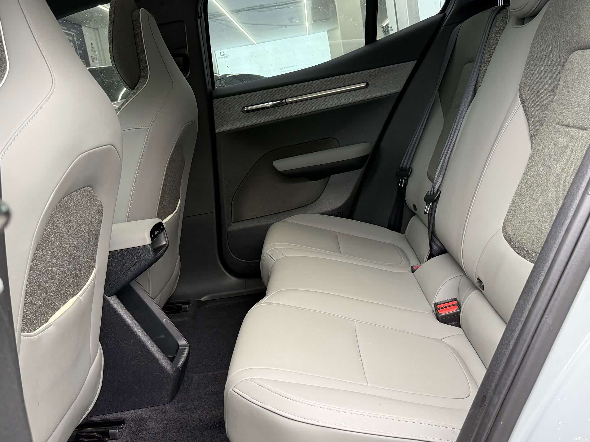 Volvo EX30, 2024 10