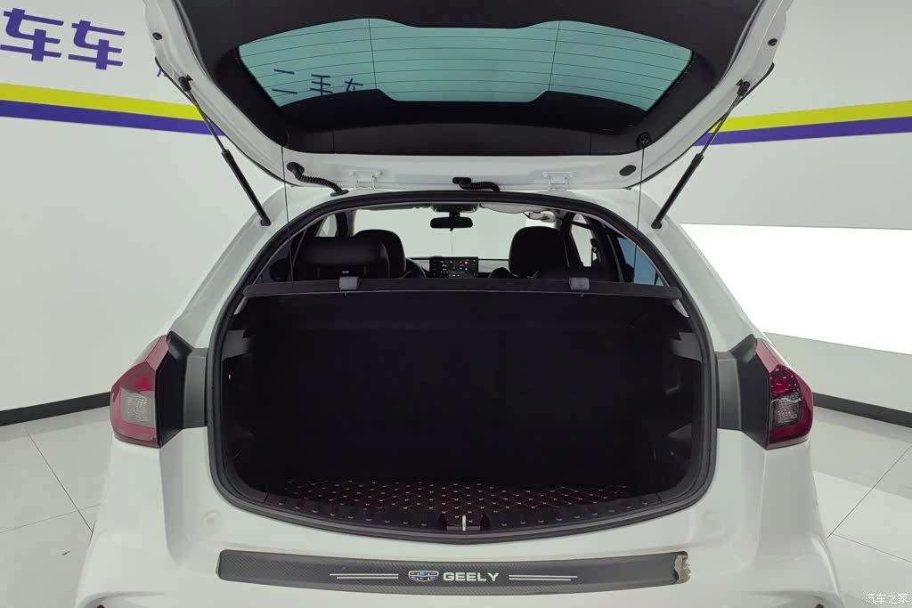 Geely X3, 2021 4