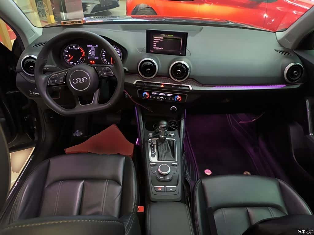 Audi Q2L, 2022 10
