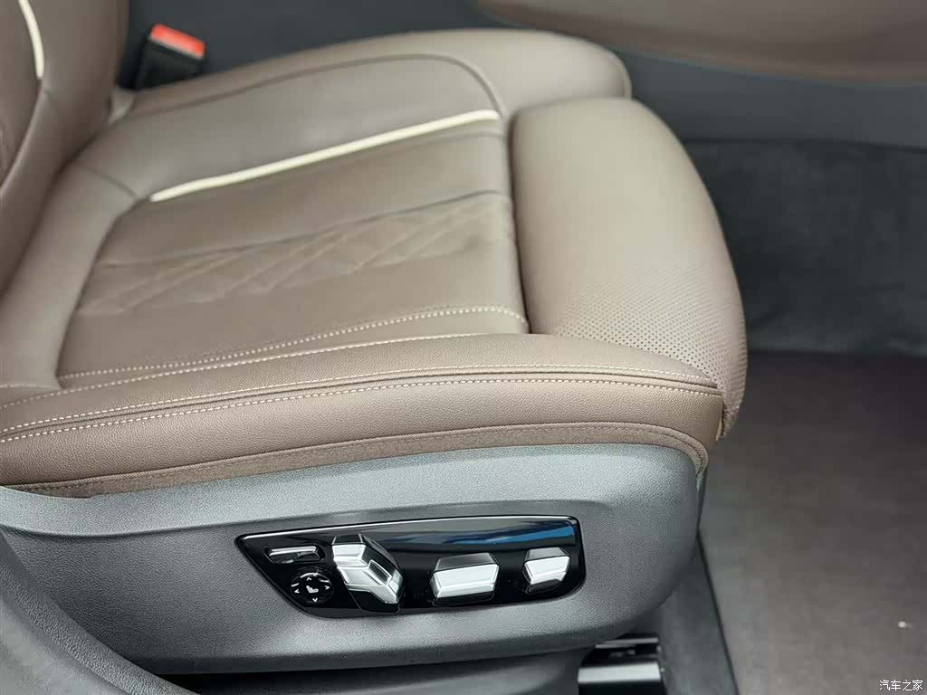 BMW 5 Series, 2023 21
