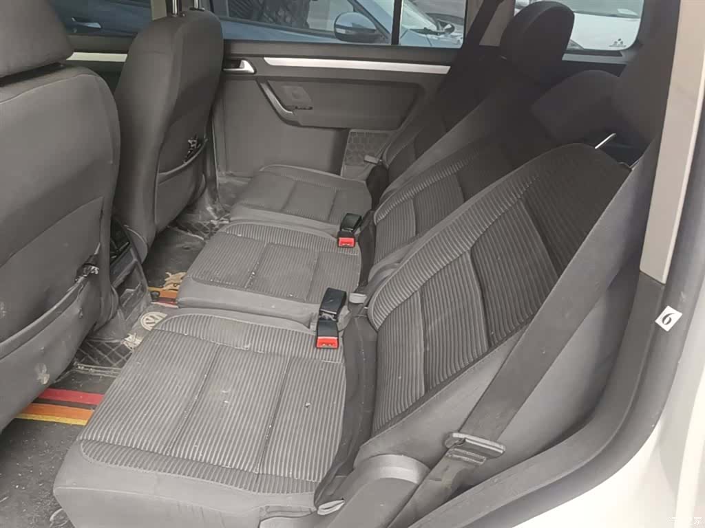 Volkswagen 5, 2014 17