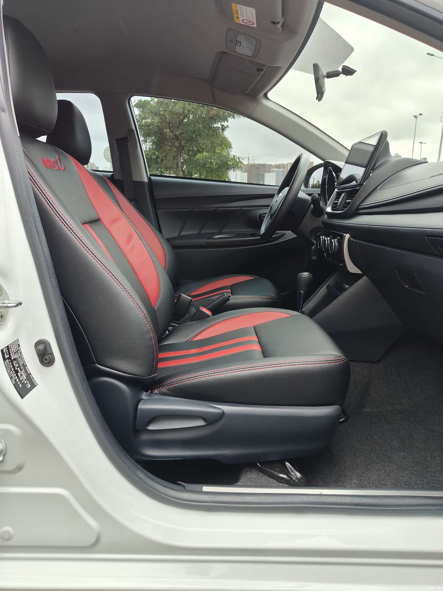 Toyota YARiS L, 2020 9