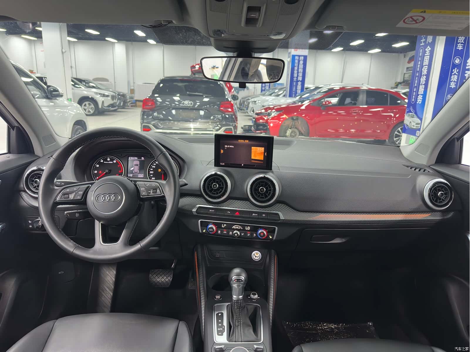 Audi Q2L, 2022 8