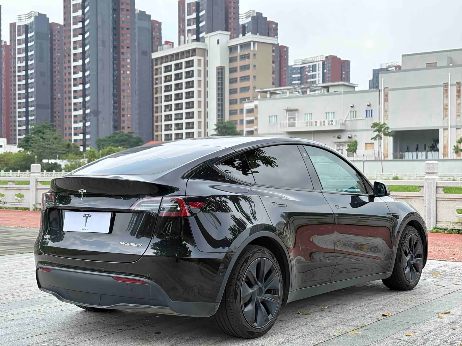 Tesla Model Y, 2023 9