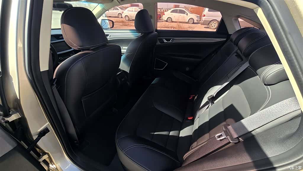 Geely Emgrand, 2018 13
