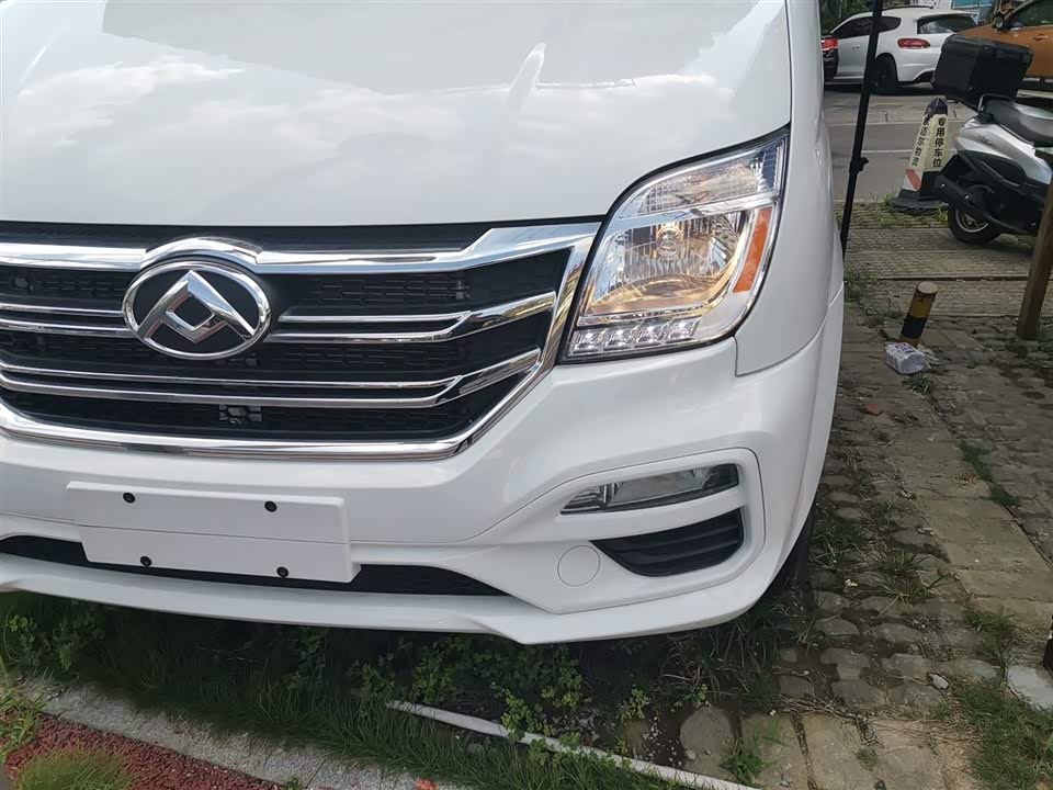 MAXUS Xintu V80
