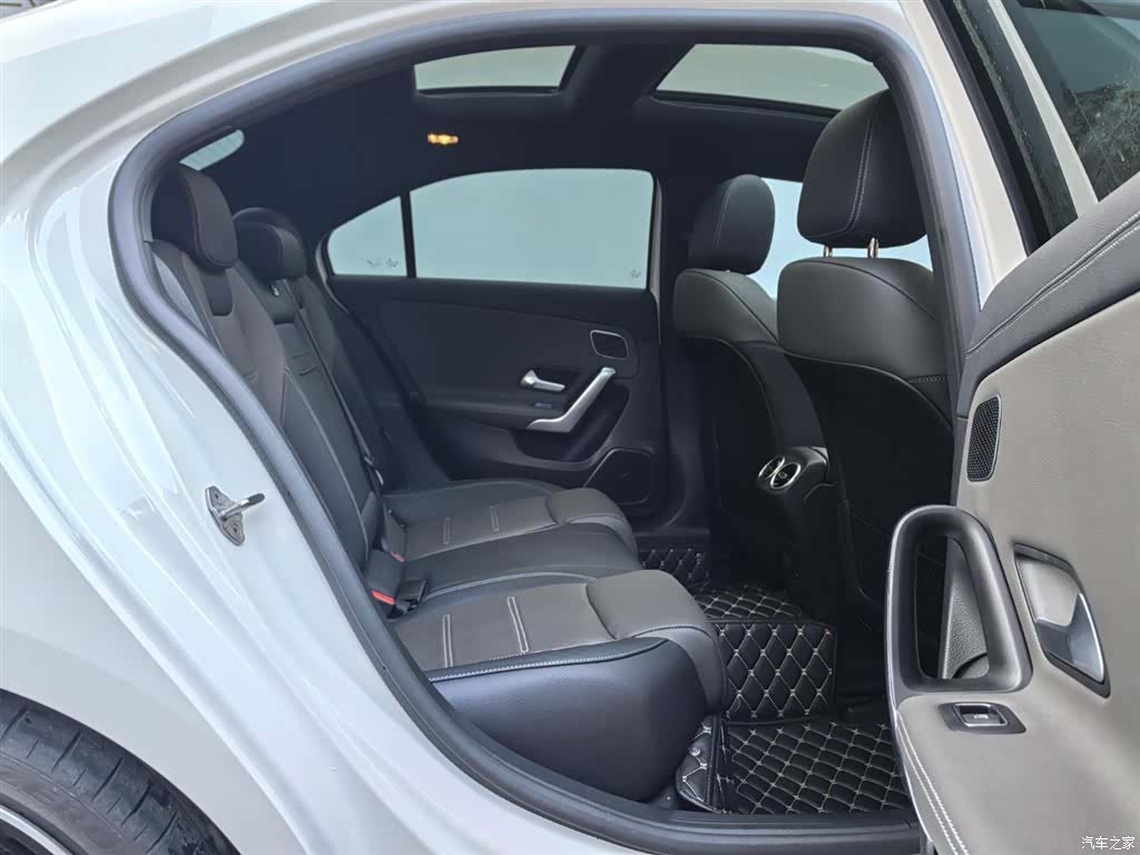 Mercedes-Benz A-Class, 2022 11