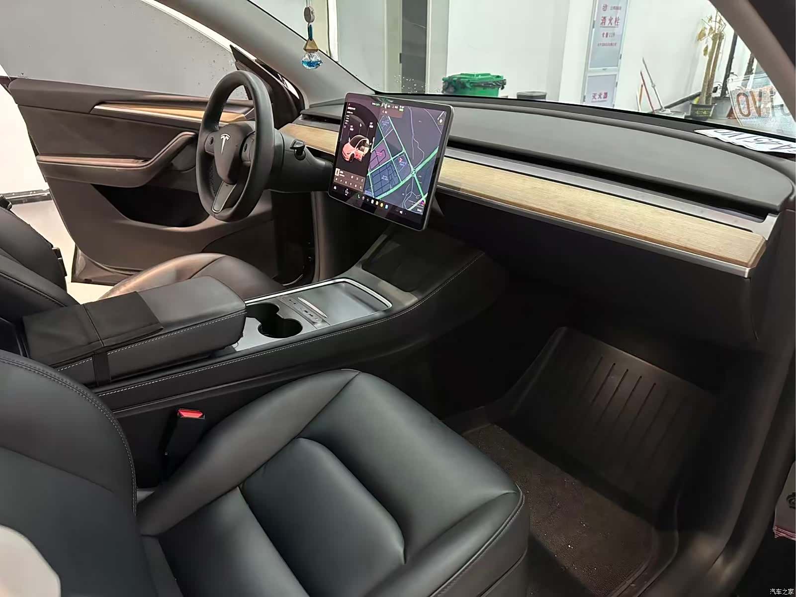 Tesla Model Y, 2021 все фото