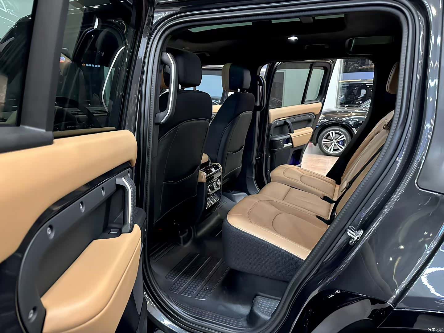Land Rover Defender, 2025 7