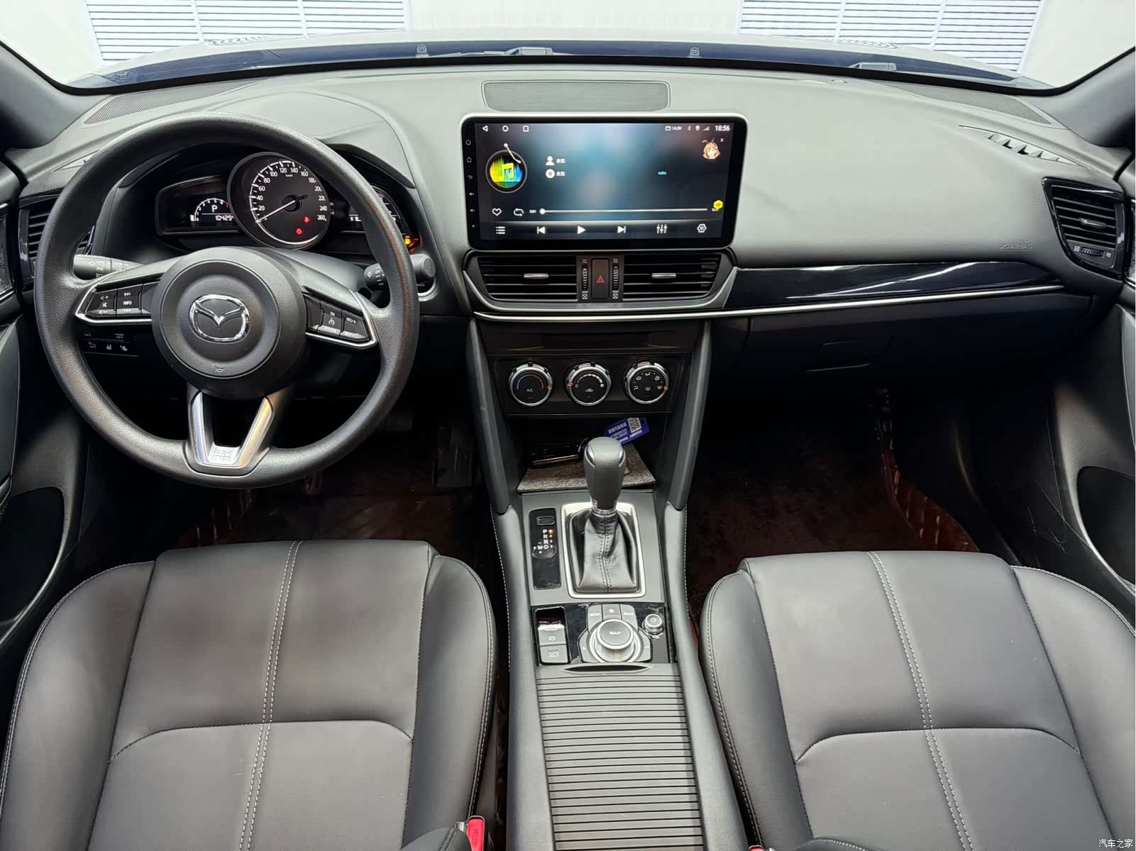 Mazda CX-4, 2023 10
