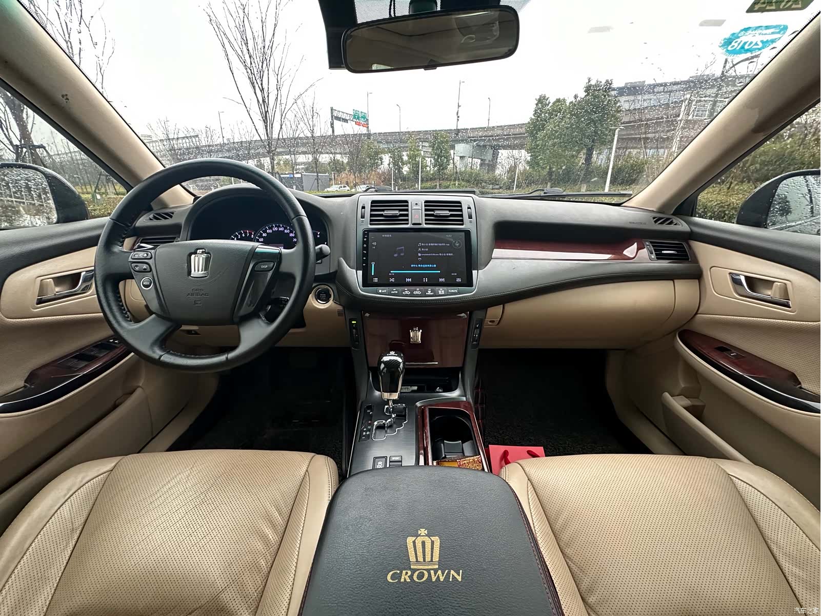 Toyota Crown, 2012 8