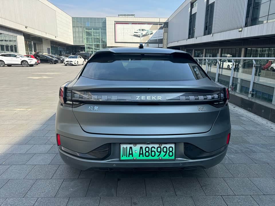 Zeekr 001