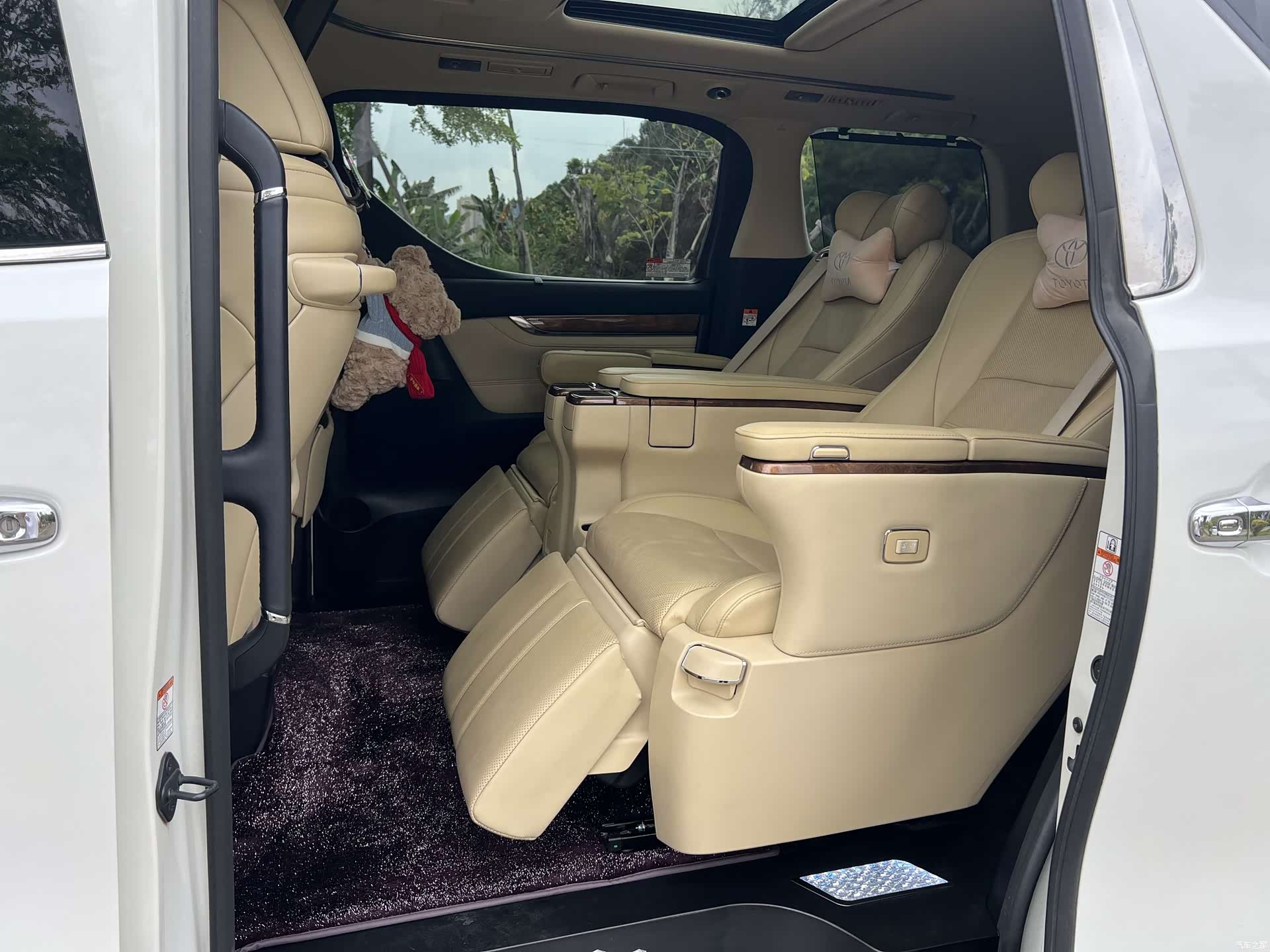 Toyota Alphard, 2015 13
