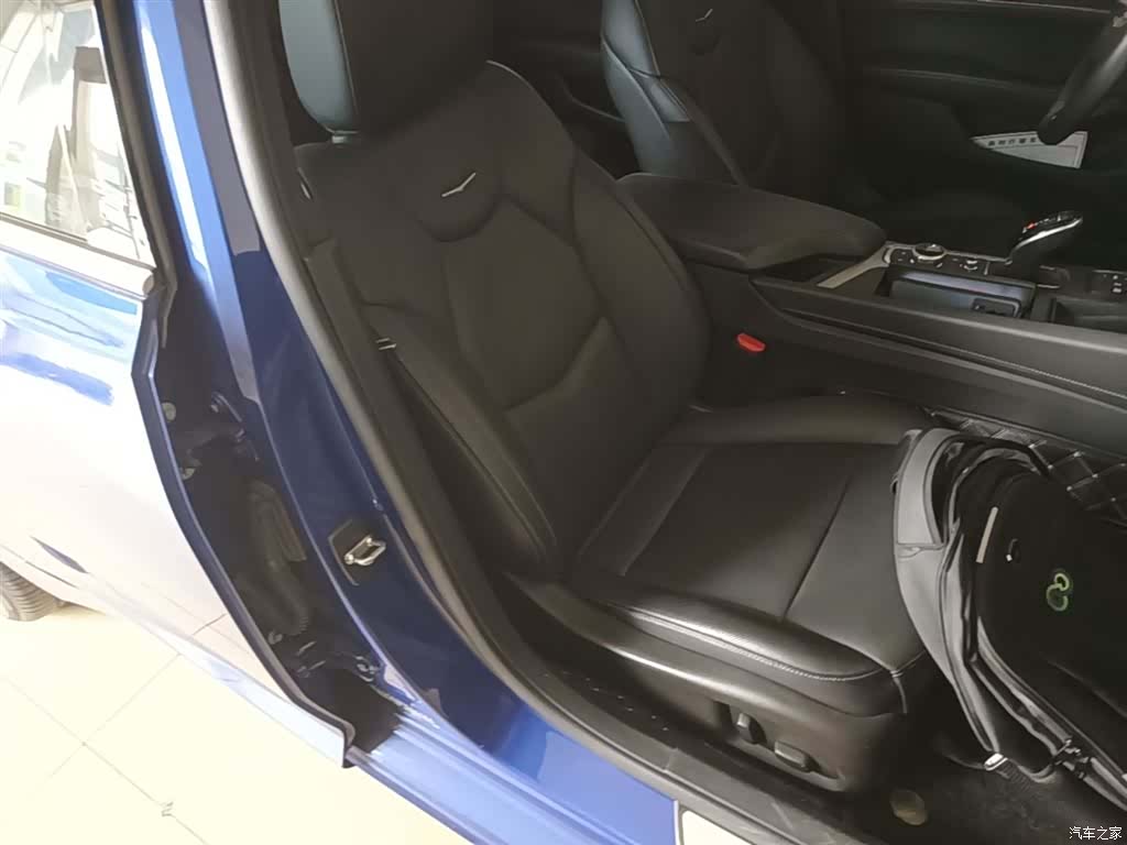 Cadillac CT5, 2022 25