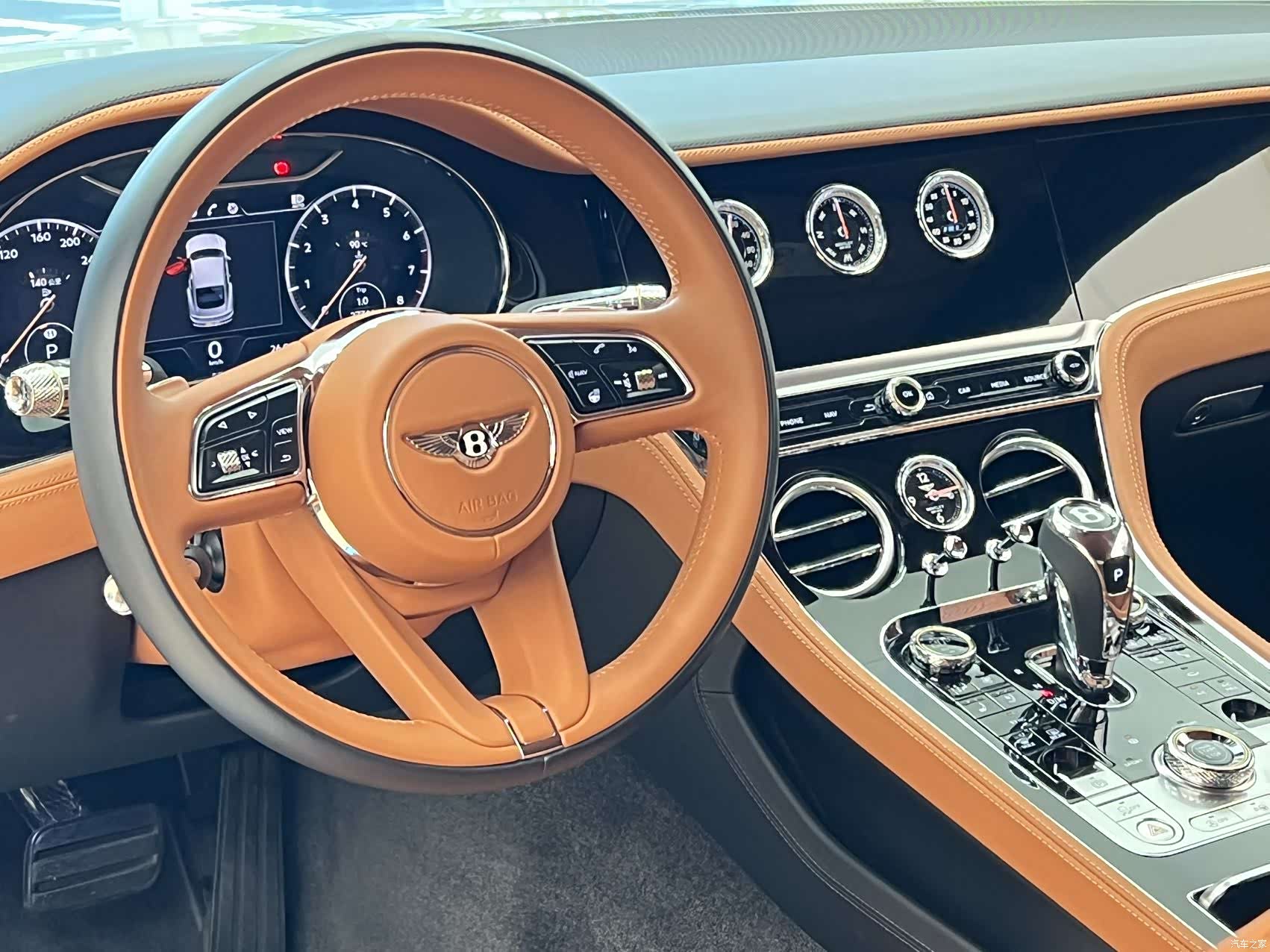 Bentley Continental GT, 2024 13