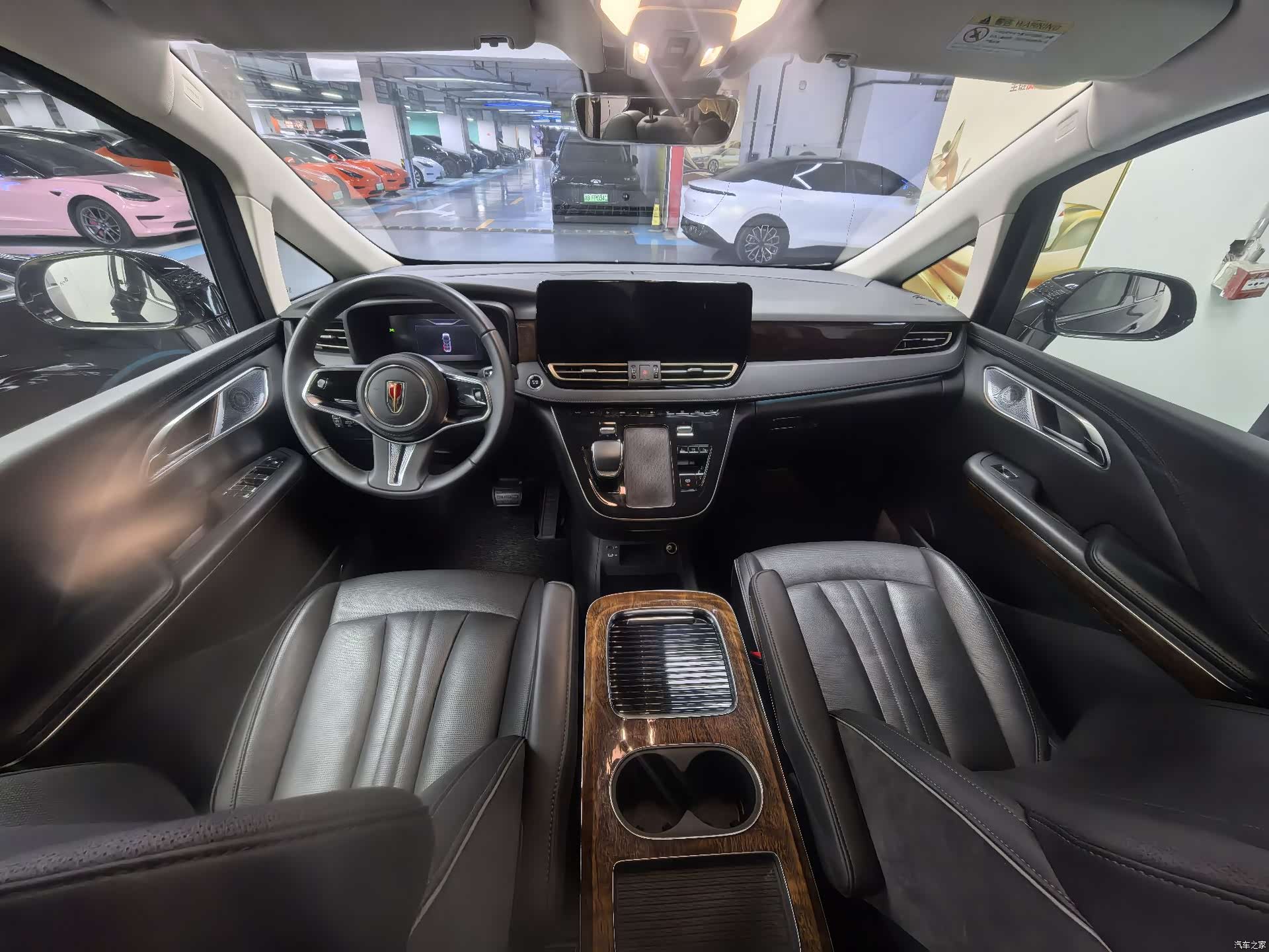 Hongqi HQ9, 2024 10