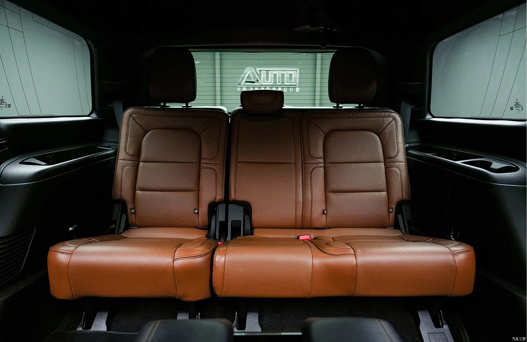 Lincoln Navigator, 2020 13